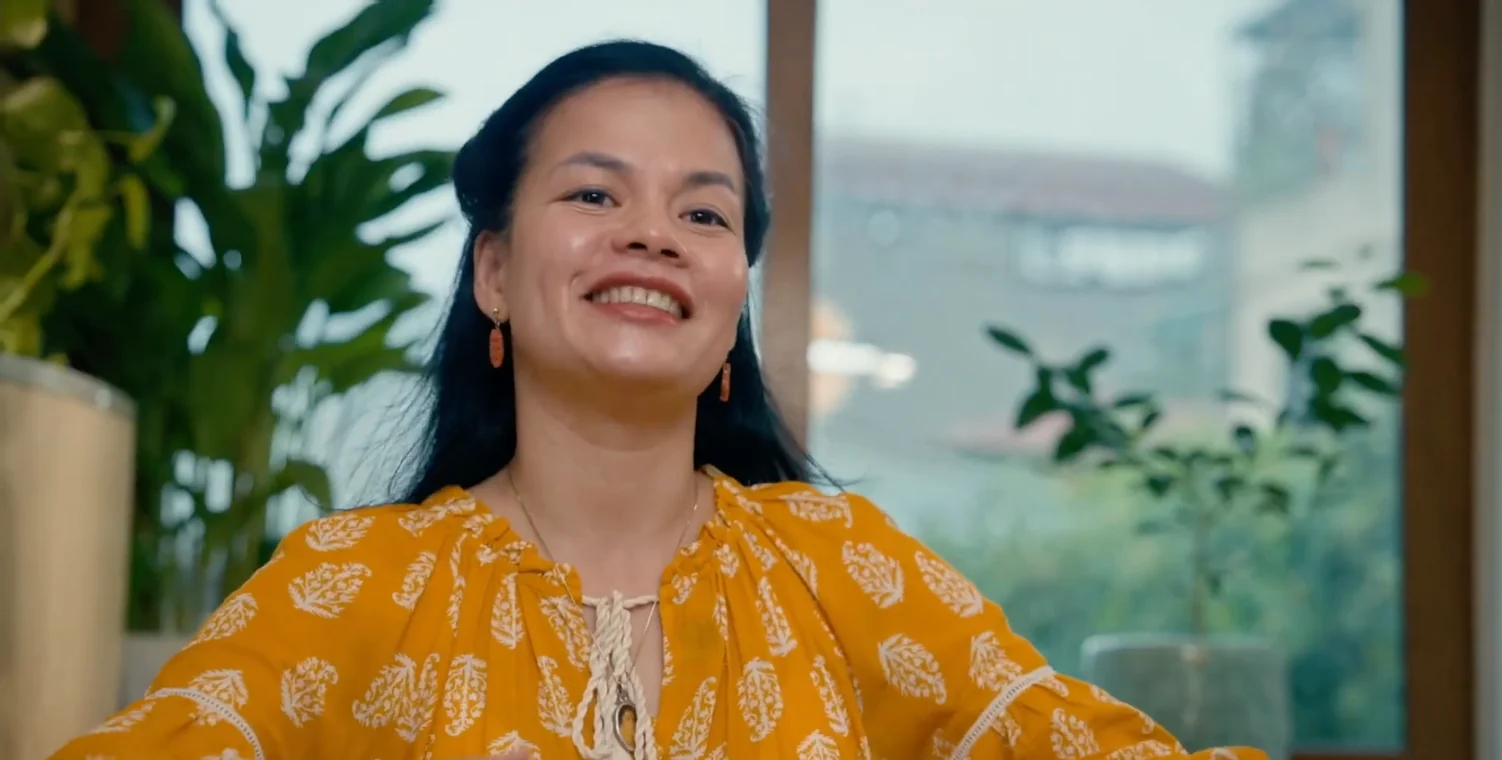 Bùi Tuyết Minh trong video What Makes You Proud